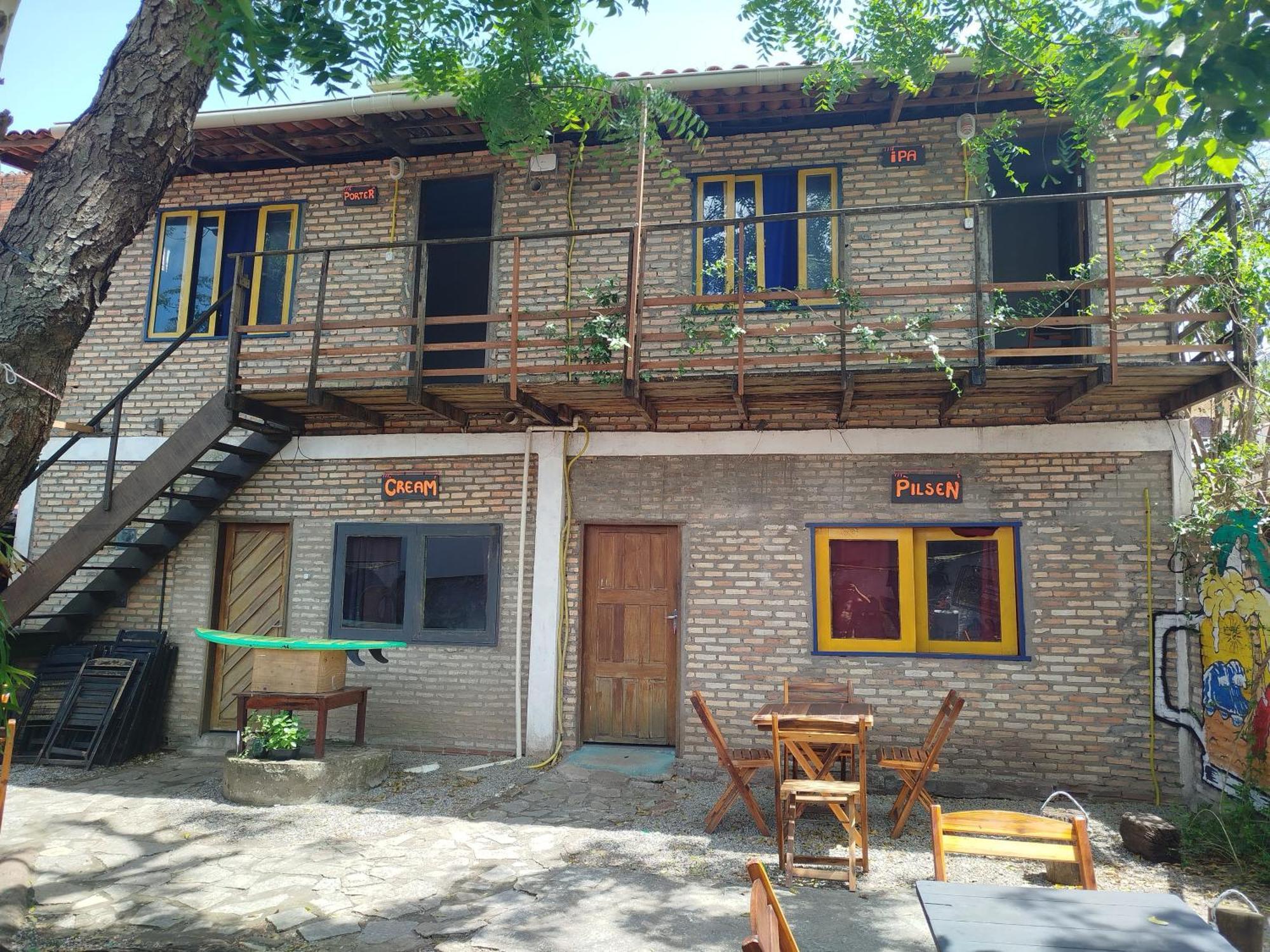 Waves Hostel & Pub Praia de Pipa エクステリア 写真